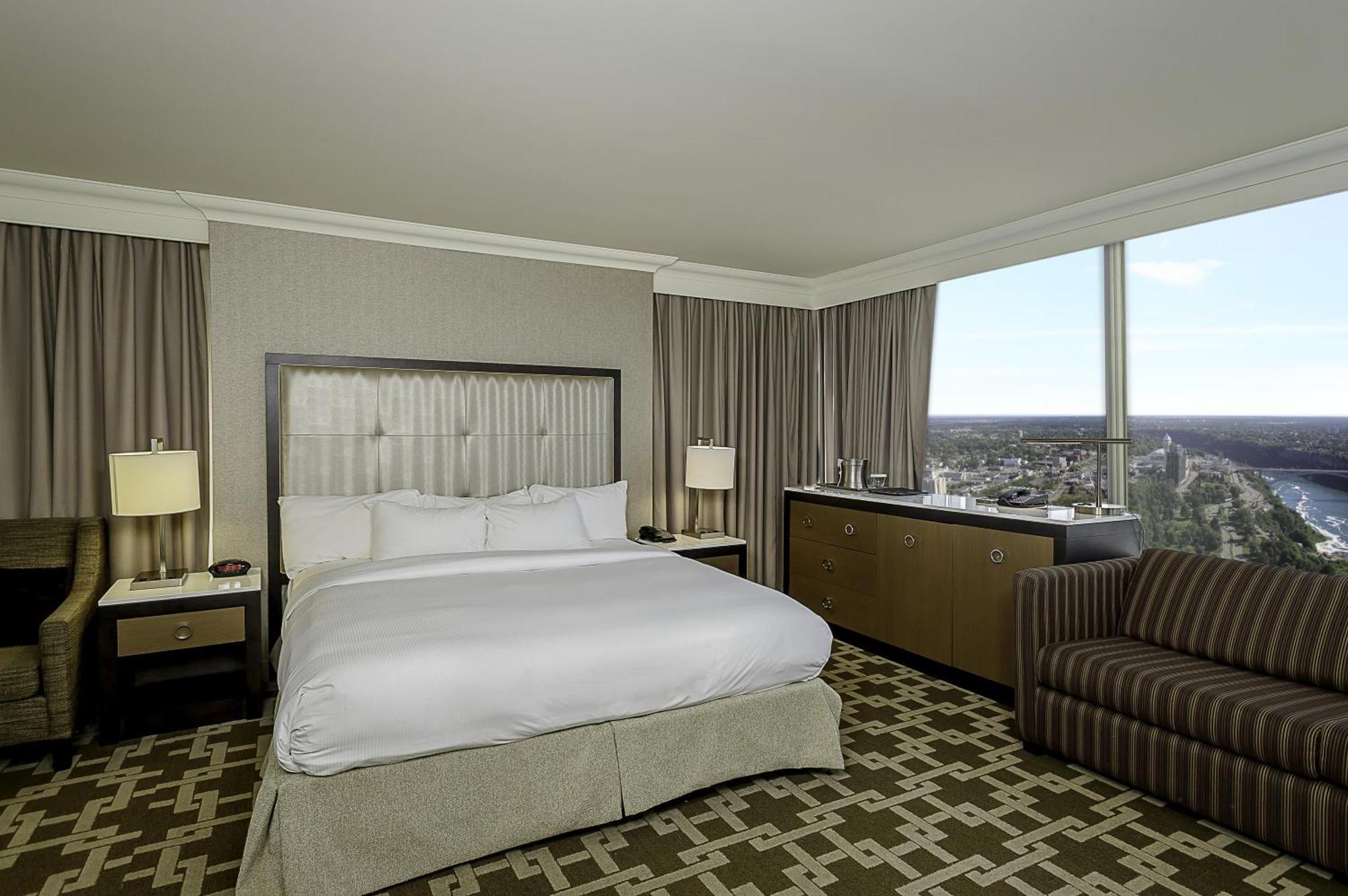 King Studio Suite with Spa Bath and Canadian/US Falls View,1758304223:JPEG
